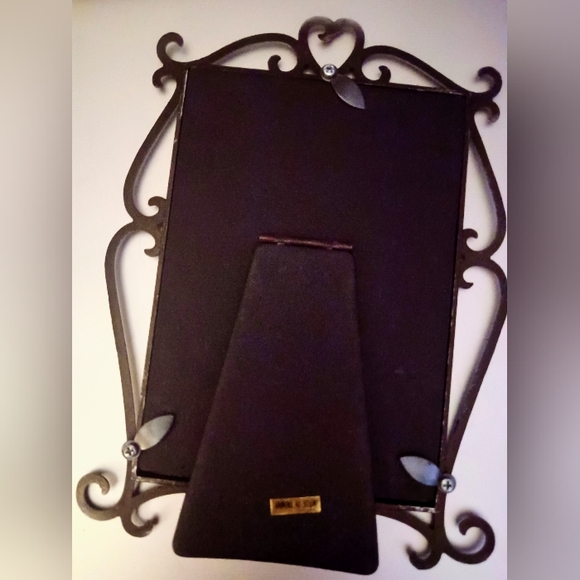 Heart shaped pewter picture frame - Picture 3 of 6